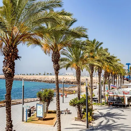 Lovely Near The Sea Apartment *